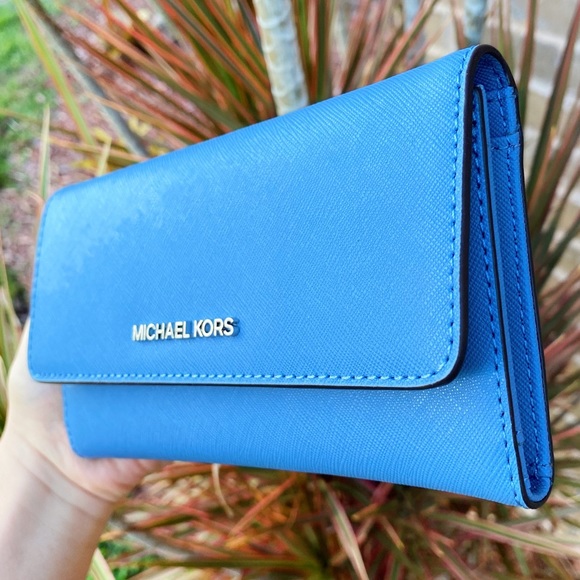 Gaby’sBags👜💕-Michael Kors large Wallet blue - Picture 2 of 4